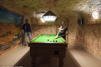 3.500 nguoi song trong thi tran duoi long dat o Australia - Anh 2