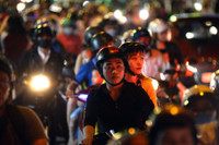 Duong pho Sai Gon ket xe kinh hoang toi dau nam - Anh 7