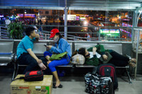 Cho xe khach tu trua toi nua dem o ben Nuoc Ngam - Anh 9