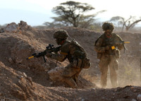 Linh Anh kho luyen giua nang nong 40 do o Kenya - Anh 6