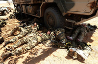 Linh Anh kho luyen giua nang nong 40 do o Kenya - Anh 9