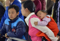 San bay Noi Bai chat cung hanh khach tu nuoc ngoai ve an Tet - Anh 10