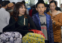 San bay Noi Bai chat cung hanh khach tu nuoc ngoai ve an Tet - Anh 9