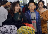 San bay Noi Bai chat cung hanh khach tu nuoc ngoai ve an Tet - Anh 9