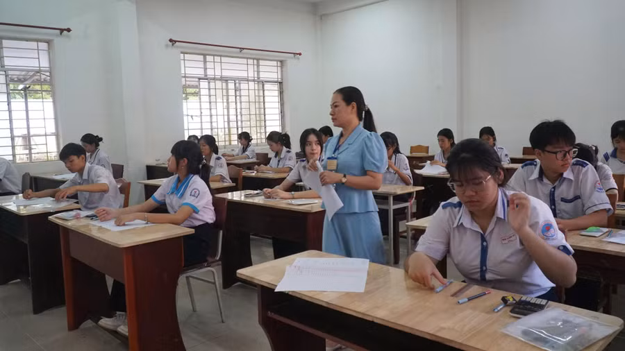 Trường THPT Châu Văn Liêm tiếp tục giữ vị trí dẫn đầu với mức điểm chuẩn nguyện vọng 2a cao nhất toàn thành phố: 21,30 điểm. Ảnh: Minh Hoàng