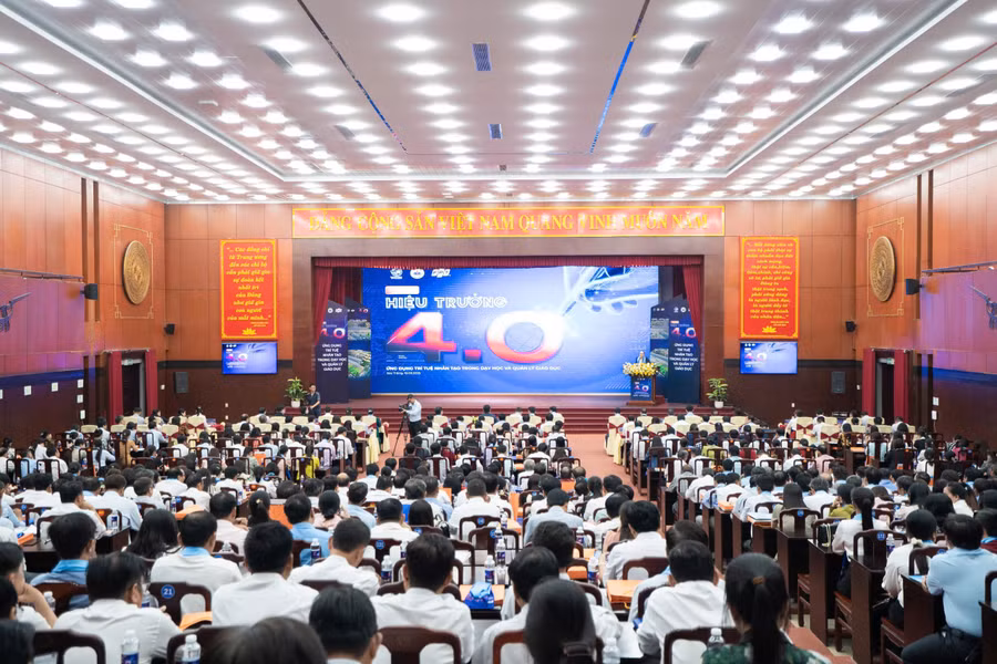 Gần 600 đại biểu tham dự Hội thảo "Hiệu trưởng 4.0: Ứng dụng trí tuệ nhân tạo (AI) trong giảng dạy và quản lý giáo dục" tại Sóc Trăng.