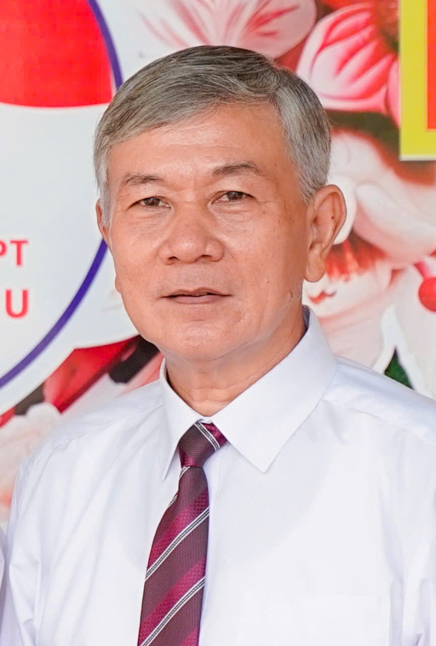 Thầy Cao Xuân Lương, giáo viên Ngữ văn, Trường THPT Hoàng Diệu, tỉnh Sóc Trăng. z6743498681170-6835f33ab721ea7c795cbe70b868c6a3.jpg