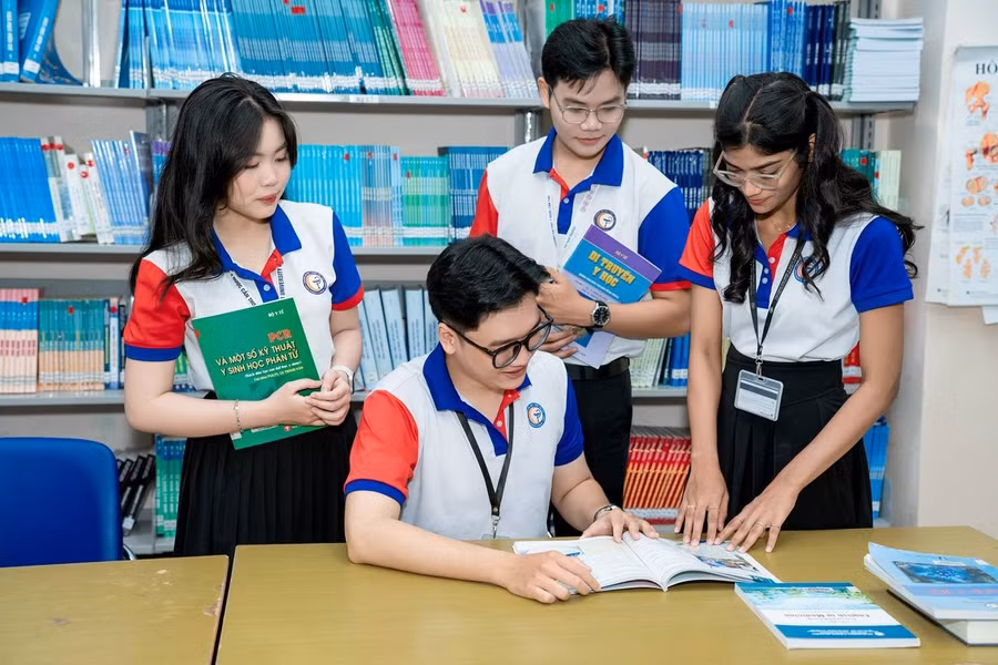 Sinh viên Trường ĐH Y Dược Cần Thơ trong giờ học tại trường. (Ảnh: NTCC)