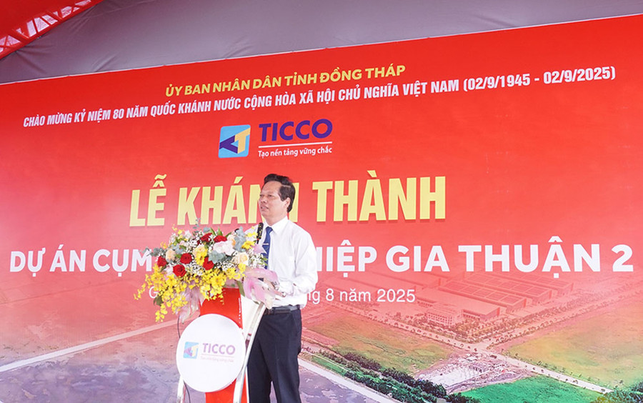 Phó Chủ tịch Ủy ban nhân dân tỉnh Nguyễn Thành Diệu phát biểu tại buổi lễ. anh-2.jpg