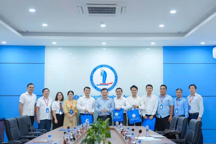 Báo Giáo dục và Thời đại tăng cường hợp tác với Trường Đại học Đồng Tháp trong thời gian tới.