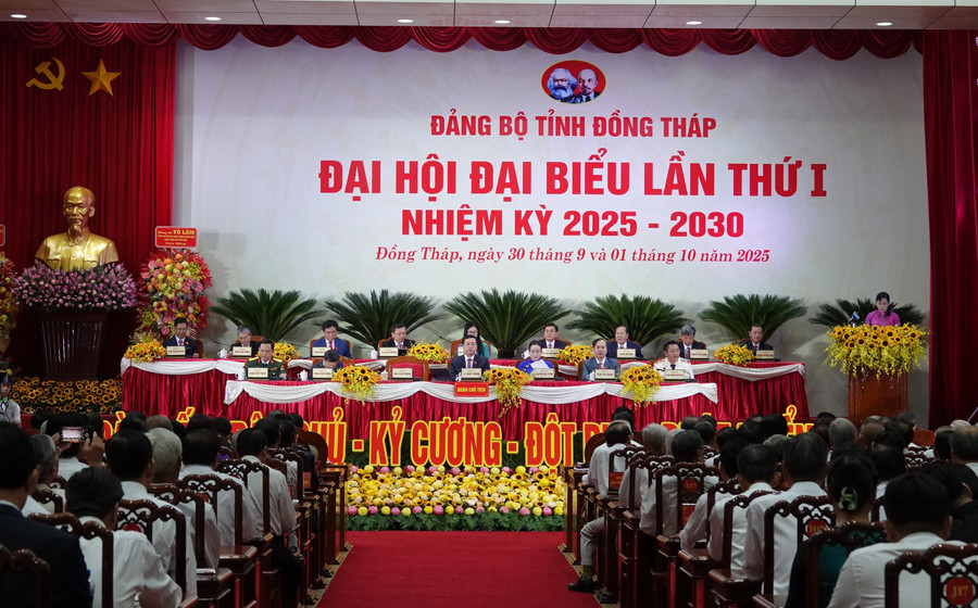 Đại hội Đại biểu Đảng bộ tỉnh Đồng Tháp lần thứ I, nhiệm kỳ 2025 - 2030 đặt mục tiêu phát triển đột phá, thể hiện khát vọng vươn lên mạnh mẽ trong thời gian tới. z7068348742436-27b53cb32d788fe9ab9c4485731b41bf.jpg