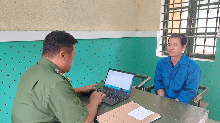 Bị can Nguyễn Việt Thanh tại công an tỉnh Đồng Tháp. Ảnh: Phước Thanh.