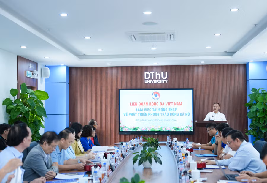 Quang cảnh buổi làm việc. Ảnh: Hoài Phong.