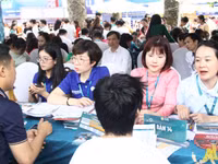 Gian tư vấn của Học viện Tài chính luôn thu hút sự quan tâm đặc biệt của phụ huynh và học sinh.