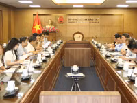 Quang cảnh buổi làm việc.