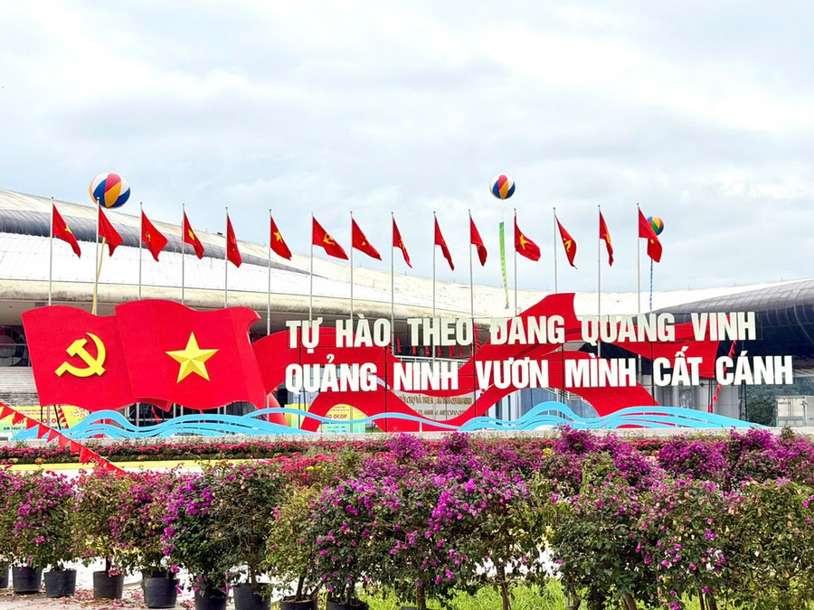 Quảng Ninh rực rỡ cờ hoa trước “Ngày hội non sông”. Ảnh: Minh Cương