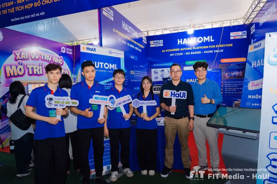 Đội thi HAutoML tới từ Đại học Công nghiệp Hà Nội.