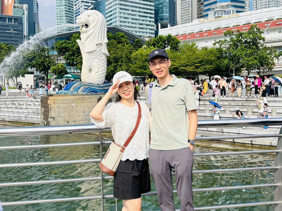 Cô giáo Hà Nhiệm Dung và chồng người Việt Nam. ha-nhiem-dung.jpg