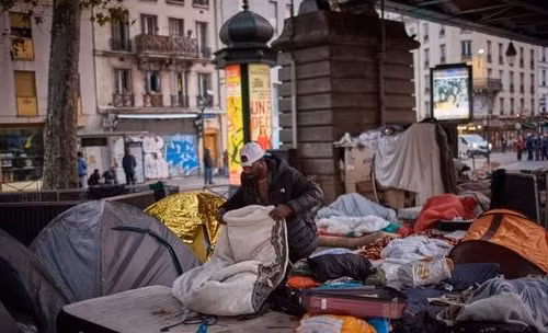 Người nhập cư ở Paris, Pháp.