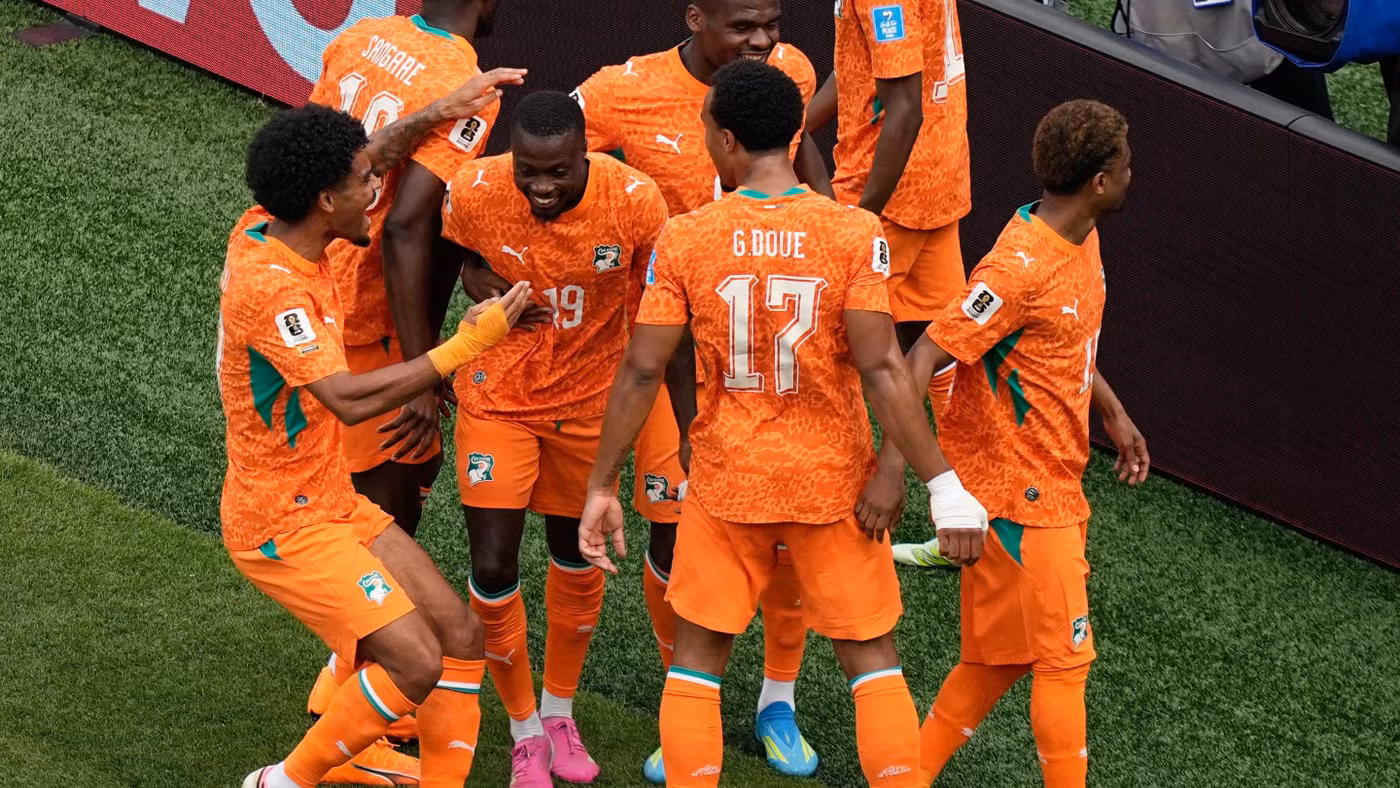 Hạ ‘tí hon’ Curacao, Bờ Biển Ngà lần đầu tiên đoạt vé vòng knock-out World Cup 