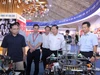 Thứ trưởng Lê Tấn Dũng và đoàn công tác kiểm tra việc thi công các hạng mục tại gian trưng bày của Bộ GD&ĐT tại triển lãm. Ảnh: Trần Hiệp.