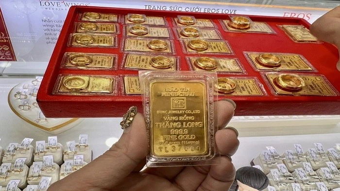Giá vàng hôm nay 17/10 lên mốc 149 triệu đồng, vàng nhẫn tăng vọt với vàng miếng