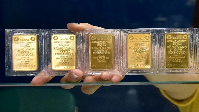 Giá vàng hôm nay 22/11 trong nước tiếp đà giảm 500 ngàn đồng, thế giới cũng giảm