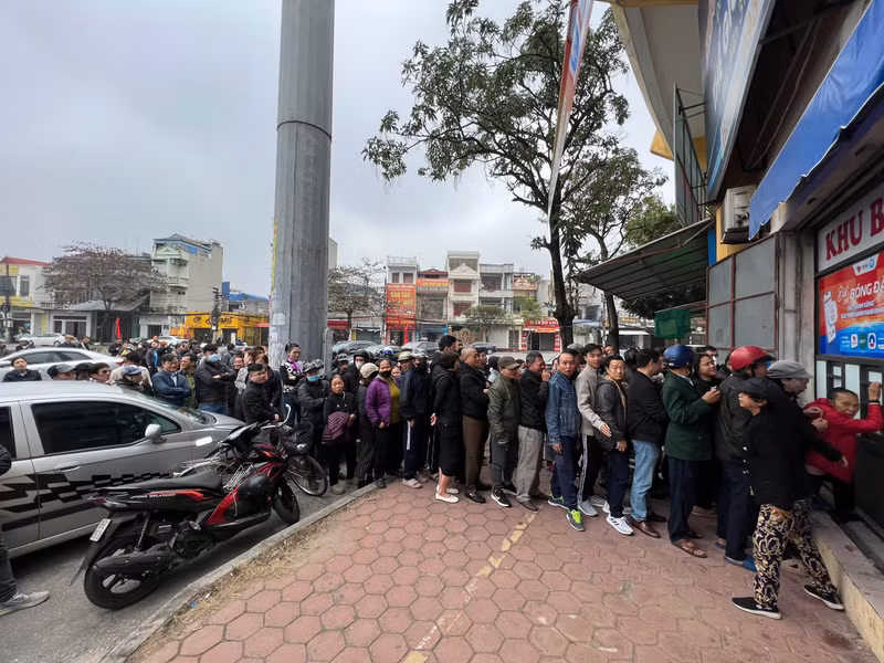 "Thẻ VIP và thẻ CĐV vẫn vào sân bình thường như các trận đấu trước. Thiên Trường là nhà của chúng ta. Chúng ta hãy cùng nhau cháy hết mình để Hiroshima biết tới “chảo lửa” này". CLB Nam Định cho biết thêm. n3.jpg