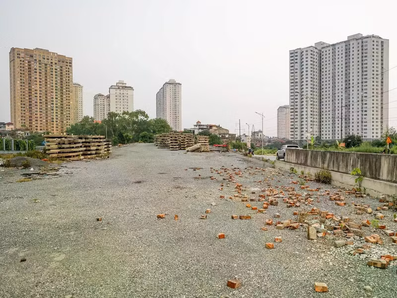 Ông Trần Sỹ Thanh cũng yêu cầu địa phương đẩy nhanh tiến độ giải phóng mặt bằng, giải quyết vướng mắc chậm nhất trong tháng 6/2025 và hoàn thành trong năm 2025. t7.jpg