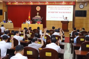Toàn cảnh kỳ họp.