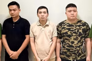 3 người được triệu tập đến cơ quan công an làm việc.