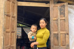 Người dân xã Yên Nhân mong sớm hoàn thành khu tái định cư để dựng nhà.
