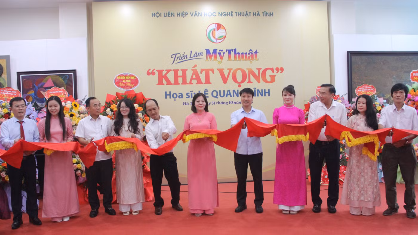Lễ cắt băng khánh thành Triển lãm mỹ thuật "Khát vọng".