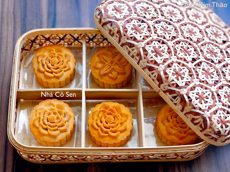 Thiết kế hộp đựng bánh cũng độc lạ vô cùng. Bánh Trung thu làm tại nhà đẹp mê mẩn của hội mẹ đảm