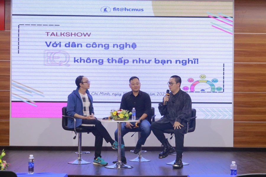 Các diễn giả chia sẻ tại talkshow. (Ảnh: BTC).