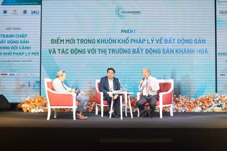 Phiên thảo luận chuyên đề tại khuôn khổ hội thảo “Tranh chấp bất động sản trong bối cảnh khung khổ pháp lý mới”. (Ảnh: ULAW).