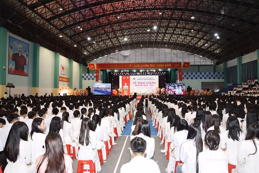 dong-chi-pho-chu-tich-quoc-hoi-nguyen-thi-thanh-va-dong-chi-d4de.jpg