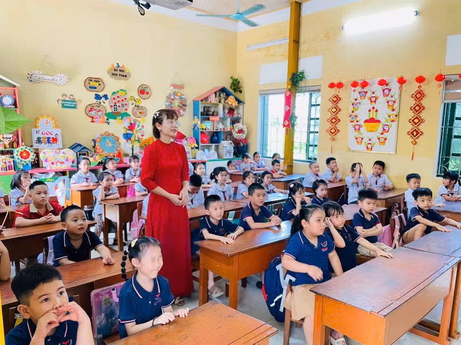 Học sinh mầm non hào hứng tham quan, trải nghiệm tại Trường Tiểu học Yên Xá.