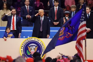 Chùm ảnh ông Trump tuyên thệ nhậm chức tổng thống thứ 47 của Mỹ