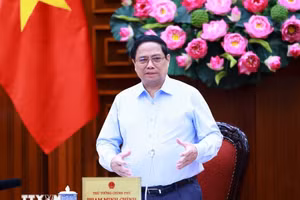 Thủ tướng Phạm Minh Chính chủ trì cuộc họp của Thường trực Chính phủ về chủ trương đầu tư Dự án Đường sắt tốc độ cao trên trục Bắc-Nam. (Ảnh: Dương Giang/TTXVN) 