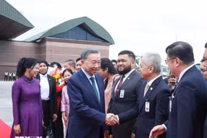 Lễ tiễn Tổng Bí thư Tô Lâm và Phu nhân tại Sân bay quốc tế Kuala Lumpur, Malaysia. (Ảnh: Thống Nhất/TTXVN) 