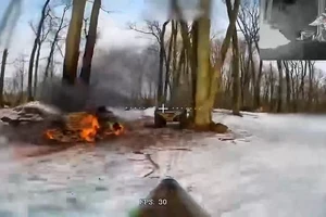 Đòn tập kích đánh sập loạt kho hậu cần và hàng chục xe cơ giới