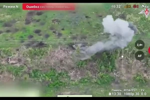 Hỏa lực trút xuống nơi sản xuất linh kiện tên lửa và trận địa UAV