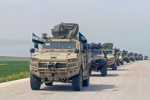 Căn cứ không quân Qasrak chính thức nằm dưới sự kiểm soát của quân đội Syria sau khi lực lượng Mỹ rút khỏi khu vực, tại tỉnh Hasakah, Syria, ngày 16/4.