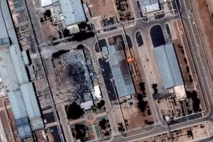 Ảnh vệ tinh cho thấy thiệt hại công trình mới trên diện rộng tại cơ sở Isfahan của Iran sau các cuộc không kích của Mỹ, ngày 22/6. Ảnh: Maxar Technologies