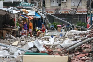 Philippines chạy đua cứu nạn nhân động đất, ít nhất 69 người thiệt mạng