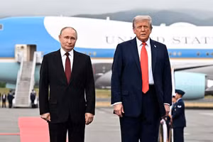 Tổng thống Nga Vladimir Putin và người đồng cấp Mỹ Donald Trump.