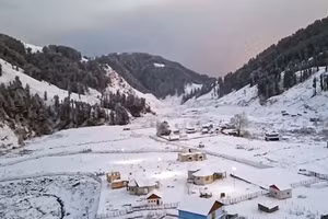 Chùm ảnh tuyết tạo nên xứ sở thần tiên ở miền bắc Ấn Độ