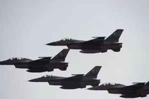 Máy bay F 16 của Pakistan.