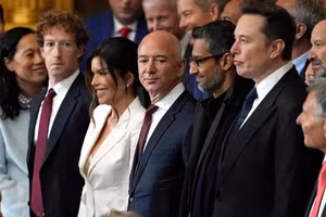 Mark Zuckerberg, Jeff Bezos và Elon Musk là những cá nhân giàu nhất ở tiểu bang của họ. Ảnh: AFP.